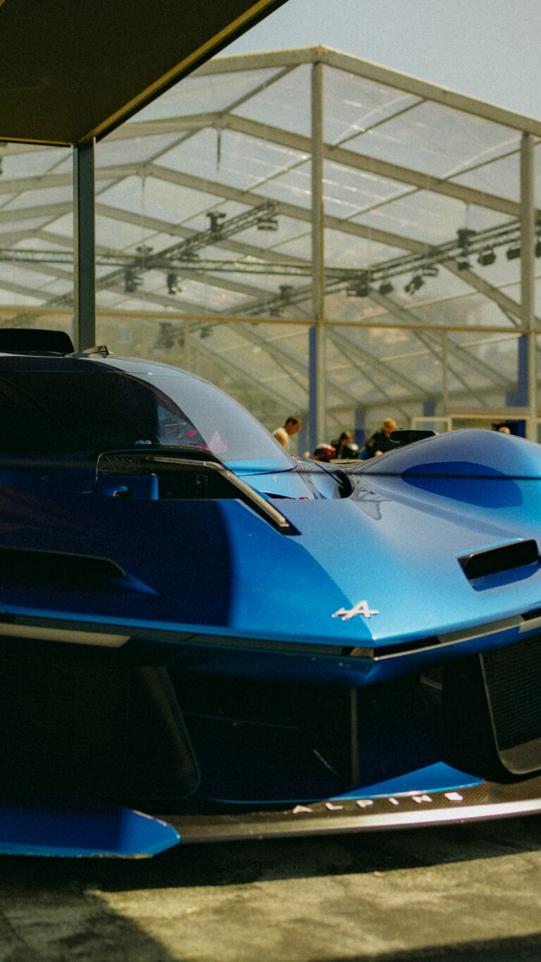 Alpine sur circuit – voiture de sport française